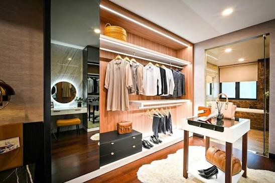 Capsule Wardrobe Essentials for Every Season, Explained